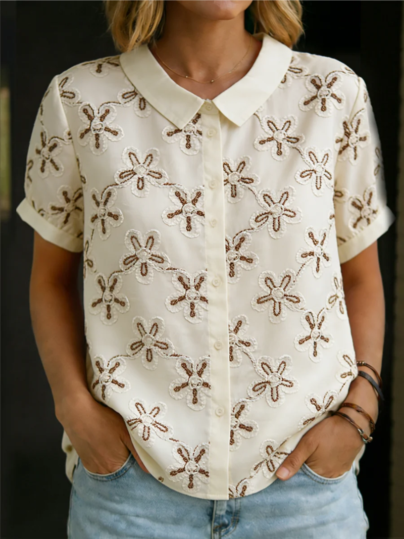 Amy – Blouse with Collar and Flowers